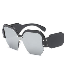 Load image into Gallery viewer, Fashion Design Sunglasses